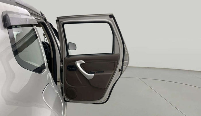 2016 Renault Duster RXE PETROL, Petrol, Manual, 49,772 km, RHS Rear Door