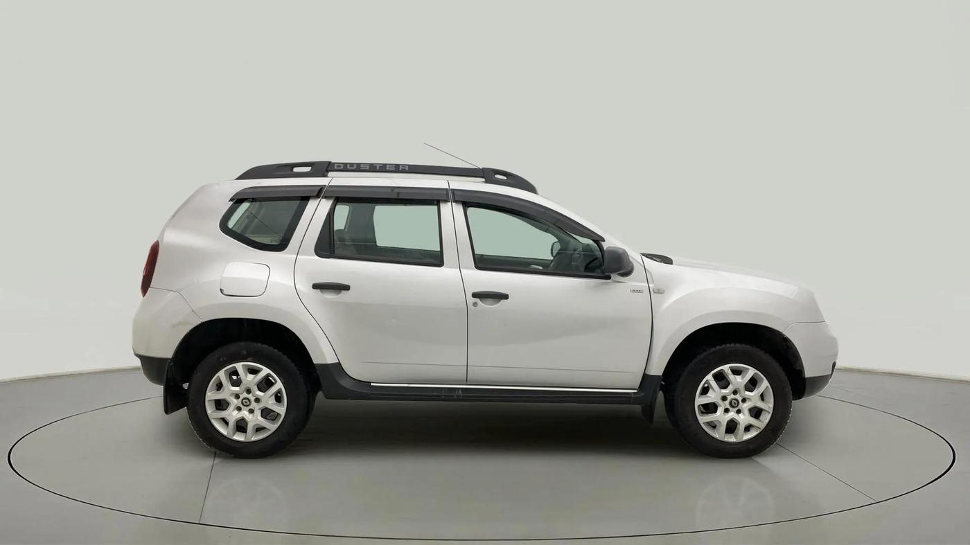 2016 Renault Duster RXE PETROL, Petrol, Manual, 49,772 km, Right Side View