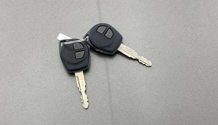 2018 Maruti Dzire VXI, Petrol, Manual, 31,819 km, Key Close Up