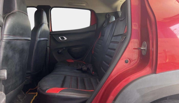 2019 Renault Kwid RXT 1.0 (O), Petrol, Manual, 36,761 km, Right Side Rear Door Cabin