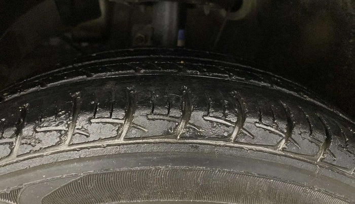 2017 Maruti Baleno DELTA PETROL 1.2, Petrol, Manual, 68,251 km, Left Front Tyre Tread