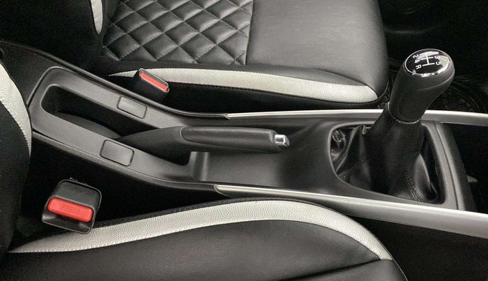 2017 Maruti Baleno DELTA PETROL 1.2, Petrol, Manual, 68,251 km, Gear Lever