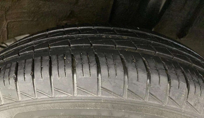 2019 Renault TRIBER RXL MT, Petrol, Manual, 33,493 km, Left Rear Tyre Tread