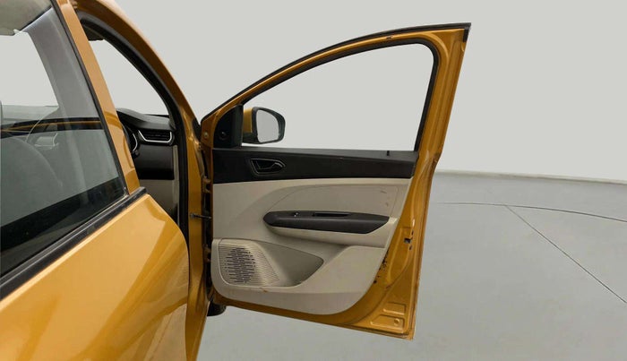 2019 Renault TRIBER RXL MT, Petrol, Manual, 33,493 km, RHS Front Door