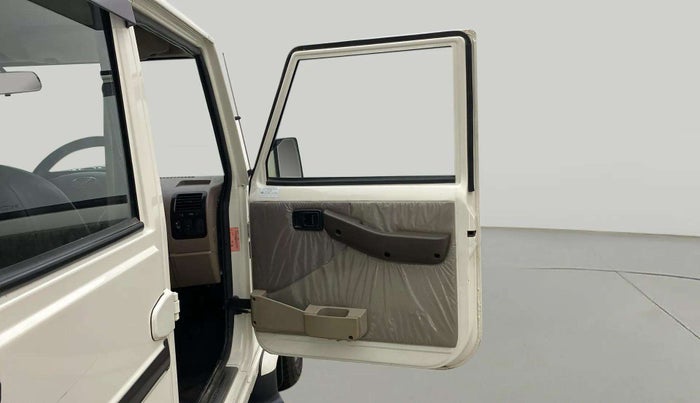 2020 Mahindra Bolero B6 (O), Diesel, Manual, 85,376 km, RHS Front Door