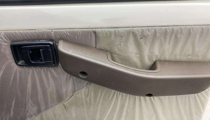 2020 Mahindra Bolero B6 (O), Diesel, Manual, 85,376 km, Driver Side Door Panels Control