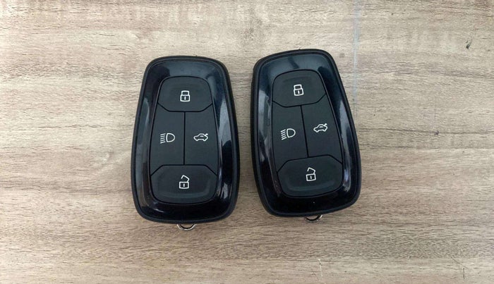 2020 Tata ALTROZ XT PETROL, Petrol, Manual, 13,095 km, Key Close Up