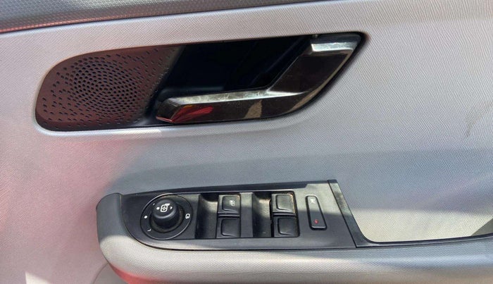 2020 Tata ALTROZ XT PETROL, Petrol, Manual, 13,095 km, Driver Side Door Panels Control