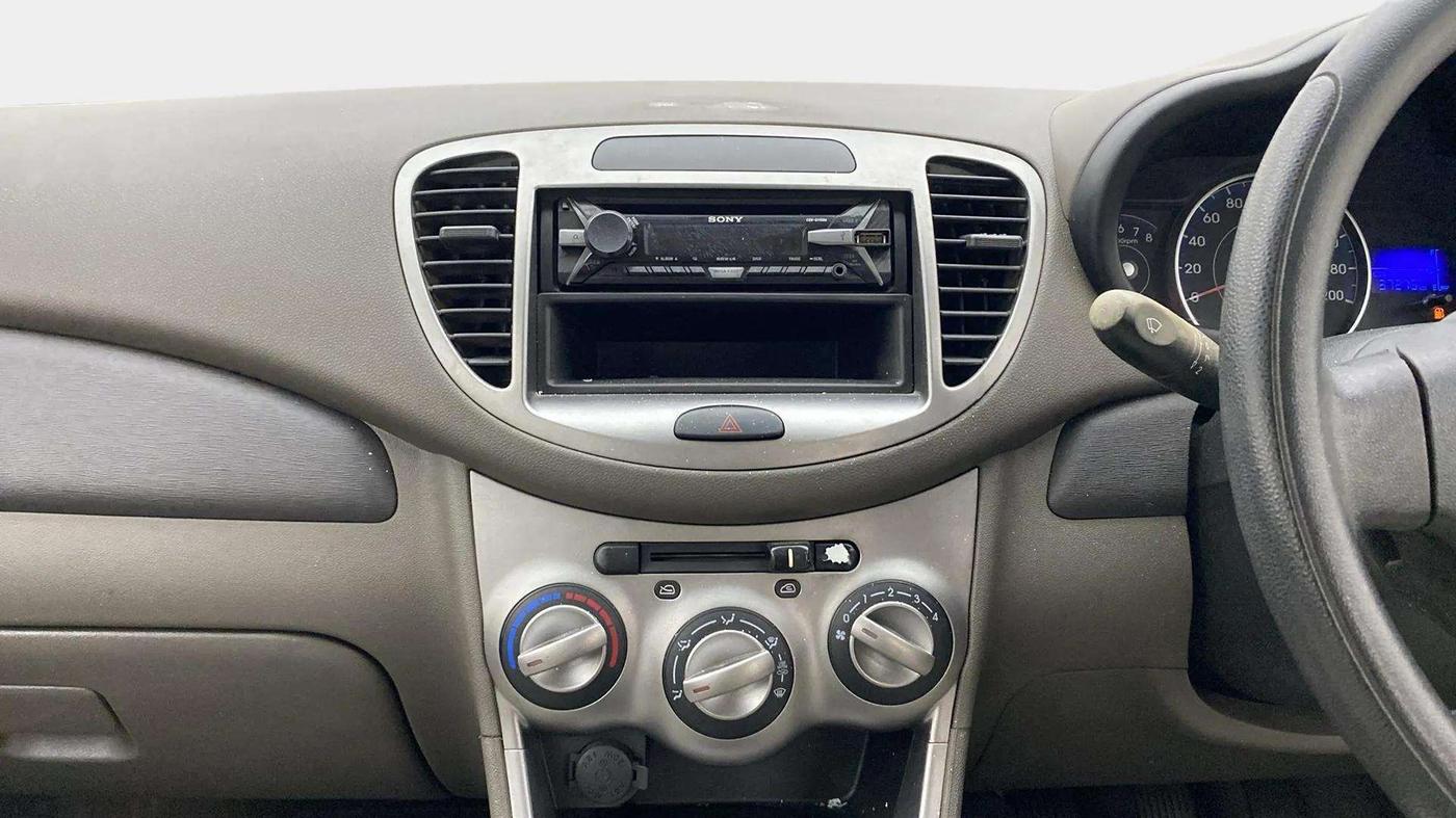 2015 Hyundai i10 MAGNA 1.1, Petrol, Manual, 37,498 km, Air Conditioner