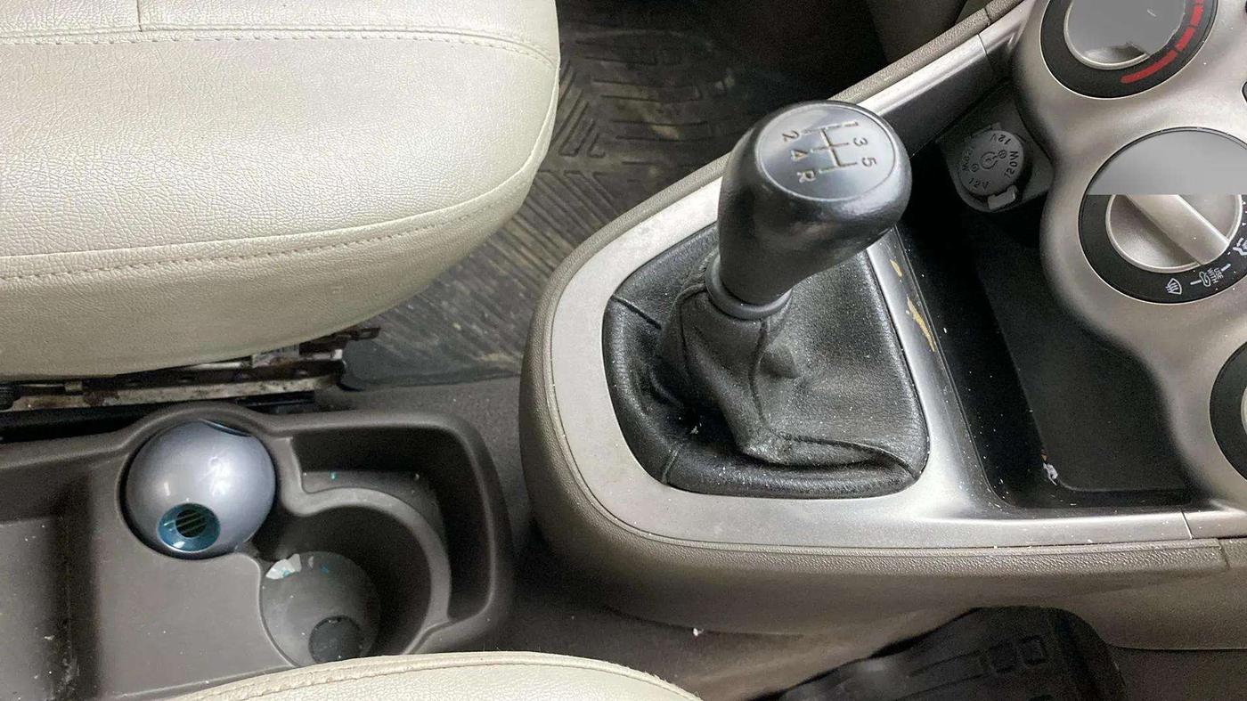 2015 Hyundai i10 MAGNA 1.1, Petrol, Manual, 37,498 km, Gear Lever