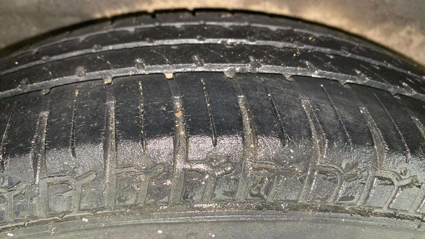 2015 Hyundai i10 MAGNA 1.1, Petrol, Manual, 37,498 km, Right Rear Tyre Tread