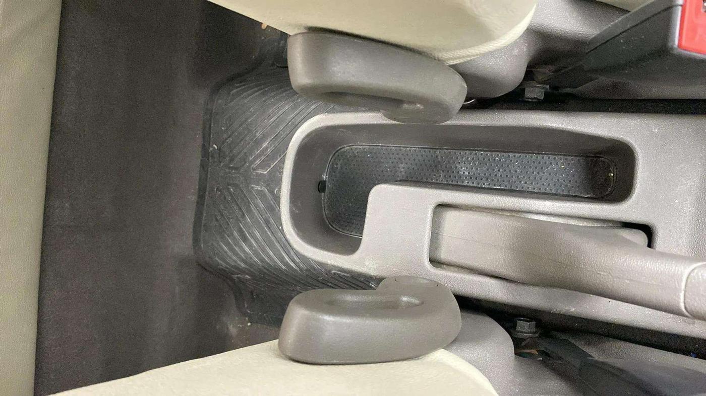 2015 Hyundai i10 MAGNA 1.1, Petrol, Manual, 37,498 km, Driver Side Adjustment Panel