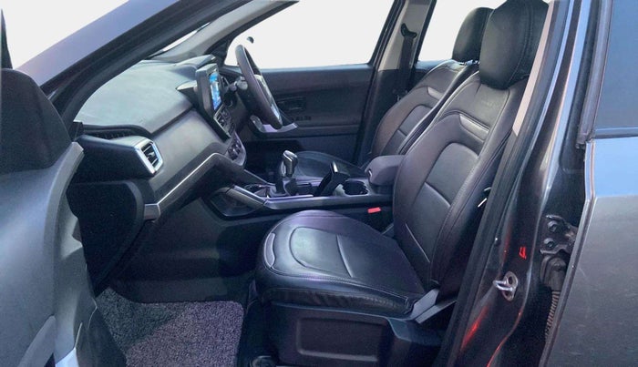 2022 Tata Harrier XM 2.0L KRYOTEC, Diesel, Manual, 49,919 km, Right Side Front Door Cabin