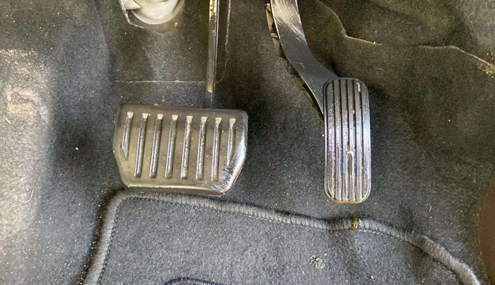 2023 Tata Safari Accomplished Plus AT, Diesel, Automatic, 18,733 km, Pedals