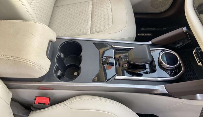 2023 Tata Safari Accomplished Plus AT, Diesel, Automatic, 18,733 km, Gear Lever