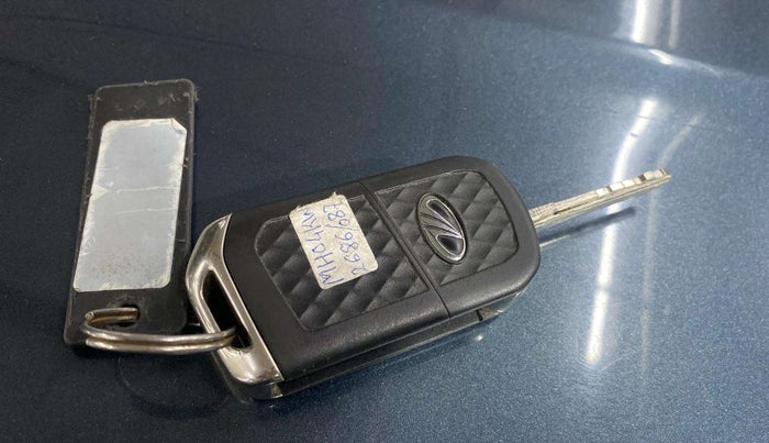 2021 Mahindra XUV300 W6 1.2 PETROL, Petrol, Manual, 20,909 km, Key Close Up