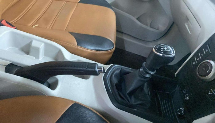 2021 Mahindra XUV300 W6 1.2 PETROL, Petrol, Manual, 20,909 km, Gear Lever