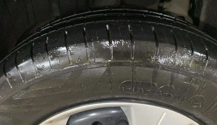 2021 Mahindra XUV300 W6 1.2 PETROL, Petrol, Manual, 20,909 km, Right Rear Tyre Tread