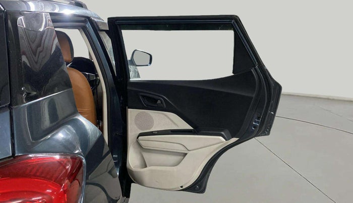2021 Mahindra XUV300 W6 1.2 PETROL, Petrol, Manual, 20,909 km, RHS Rear Door