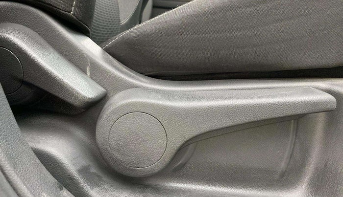 2022 Nissan Kicks XV 1.5, Petrol, Manual, 26,654 km, Driver Side Adjustment Panel