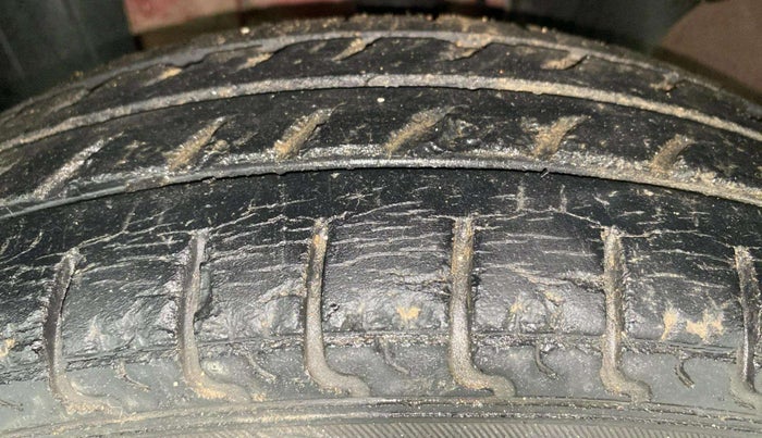 2019 Renault Kwid RXL, Petrol, Manual, 52,092 km, Left Front Tyre Tread