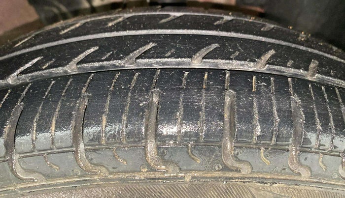 2019 Renault Kwid RXL, Petrol, Manual, 52,092 km, Right Front Tyre Tread