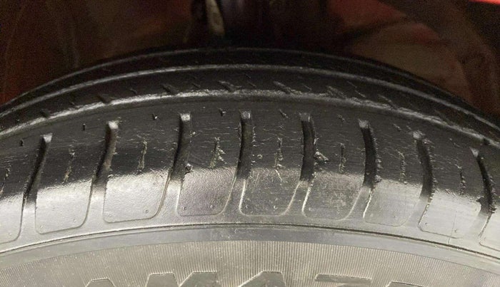 2018 Maruti Swift VXI AMT, Petrol, Automatic, 41,324 km, Right Front Tyre Tread
