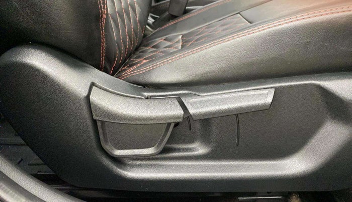 2023 Hyundai NEW I20 SPORTZ 1.2 MT, Petrol, Manual, 15,723 km, Driver Side Adjustment Panel