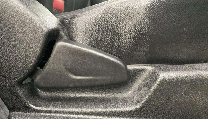2022 Renault Kwid RXT 1.0 AMT, Petrol, Automatic, 11,501 km, Driver Side Adjustment Panel