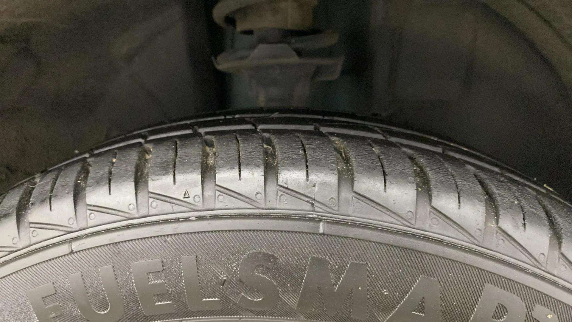 RHS-Front-Tyre-Tread-18