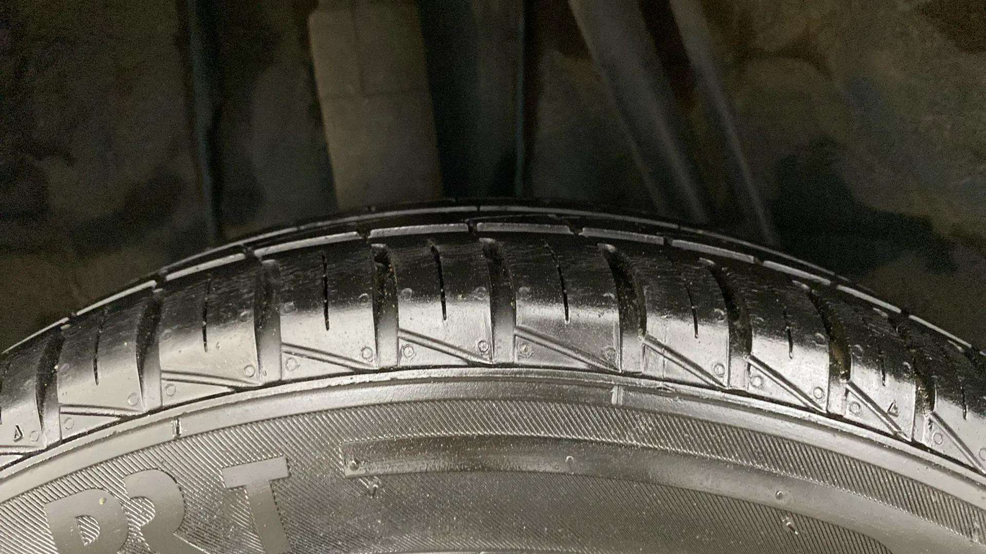 RHS-Rear-Tyre-Tread-19
