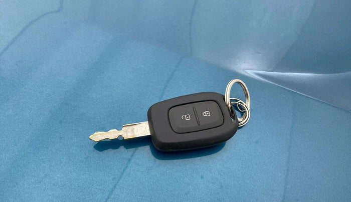 2022 Renault Kwid RXT 1.0 AMT, Petrol, Automatic, 11,501 km, Key Close Up