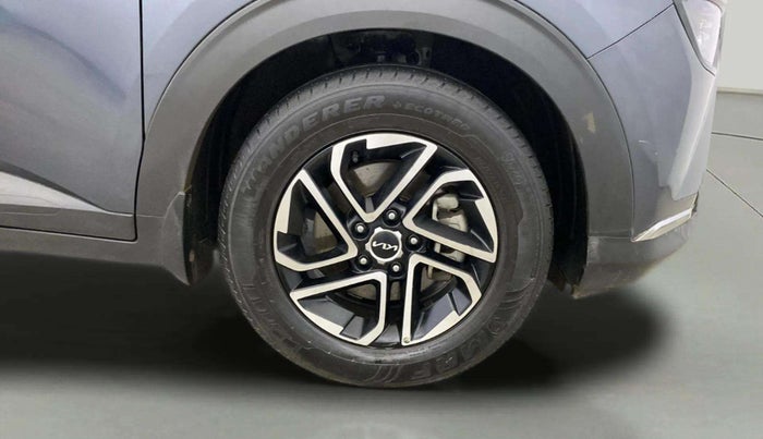 2022 KIA CARENS PRESTIGE PLUS 1.5 DIESEL 7 STR, Diesel, Manual, 46,789 km, Right Front Wheel