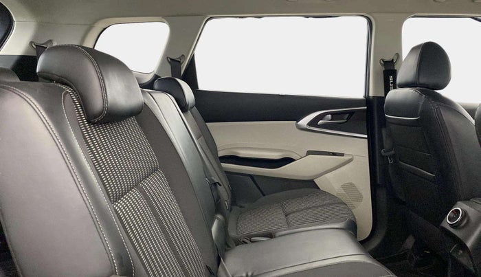 2022 KIA CARENS PRESTIGE PLUS 1.5 DIESEL 7 STR, Diesel, Manual, 46,789 km, Right Side Rear Door Cabin