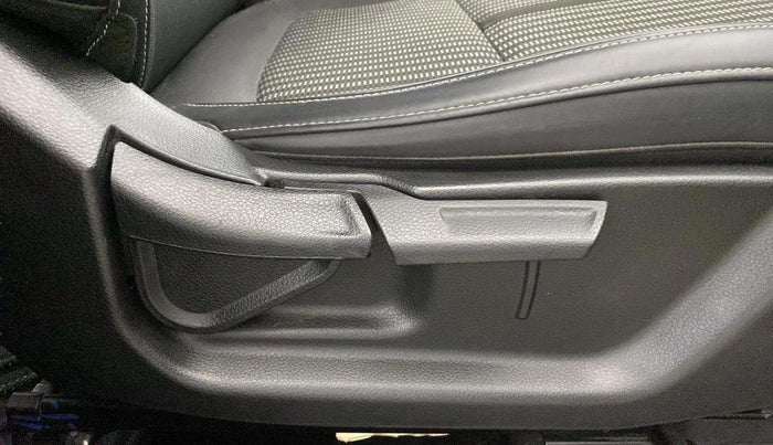 2022 KIA CARENS PRESTIGE PLUS 1.5 DIESEL 7 STR, Diesel, Manual, 46,789 km, Driver Side Adjustment Panel
