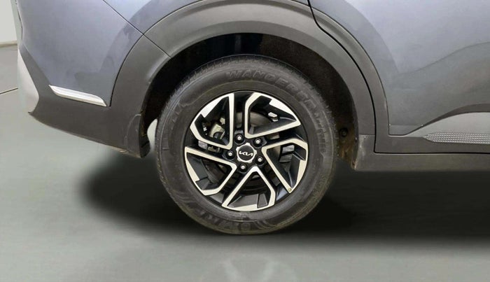 2022 KIA CARENS PRESTIGE PLUS 1.5 DIESEL 7 STR, Diesel, Manual, 46,789 km, Right Rear Wheel