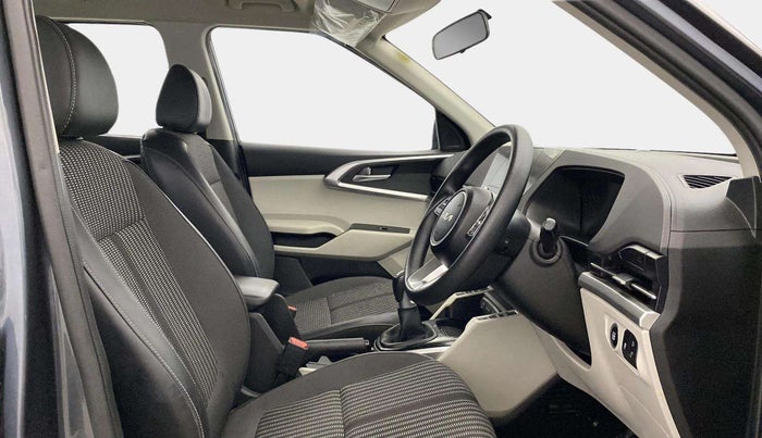 2022 KIA CARENS PRESTIGE PLUS 1.5 DIESEL 7 STR, Diesel, Manual, 46,789 km, Right Side Front Door Cabin