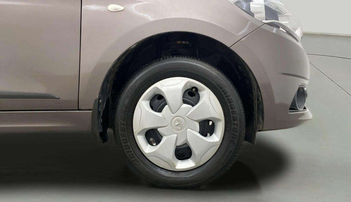 2017 Tata Tiago XT PETROL, Petrol, Manual, 25,359 km, Right Front Wheel