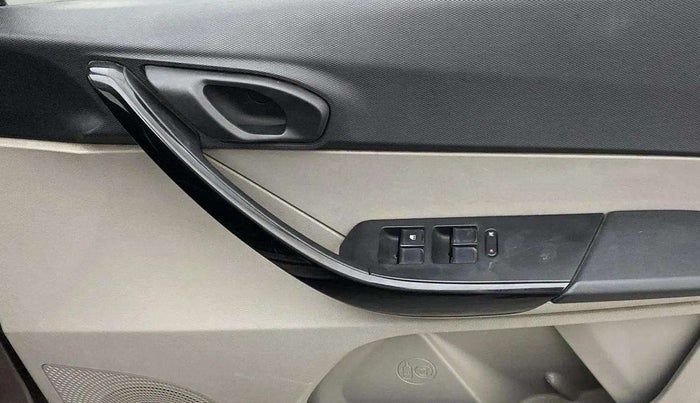2017 Tata Tiago XT PETROL, Petrol, Manual, 25,359 km, Driver Side Door Panels Control