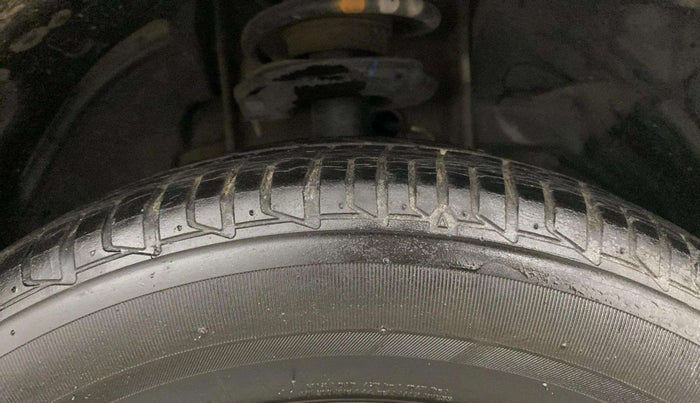 2017 Tata Tiago XT PETROL, Petrol, Manual, 25,359 km, Right Front Tyre Tread