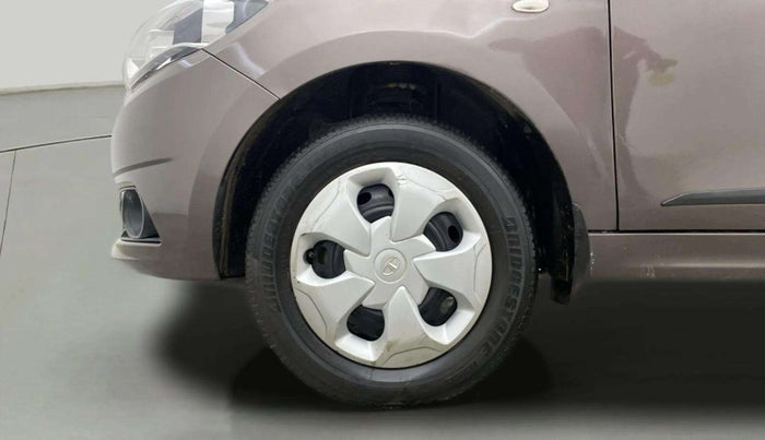 2017 Tata Tiago XT PETROL, Petrol, Manual, 25,359 km, Left Front Wheel
