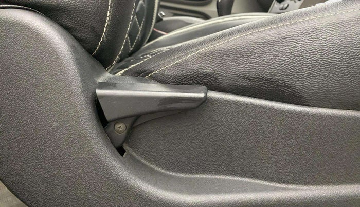 2017 Tata Tiago XT PETROL, Petrol, Manual, 25,359 km, Driver Side Adjustment Panel