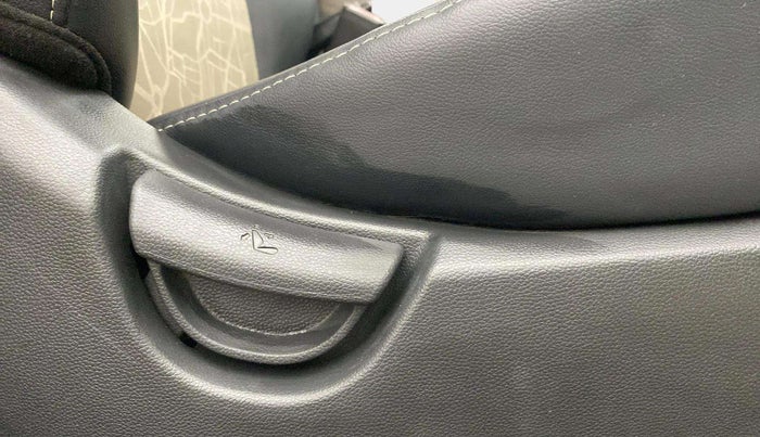 2018 Hyundai Grand i10 MAGNA 1.2 KAPPA VTVT, Petrol, Manual, 77,646 km, Driver Side Adjustment Panel