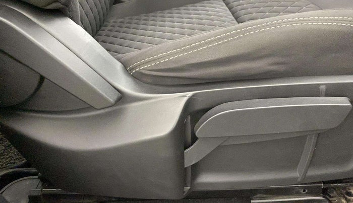 2022 Tata Safari XT PLUS, Diesel, Manual, 54,852 km, Driver Side Adjustment Panel