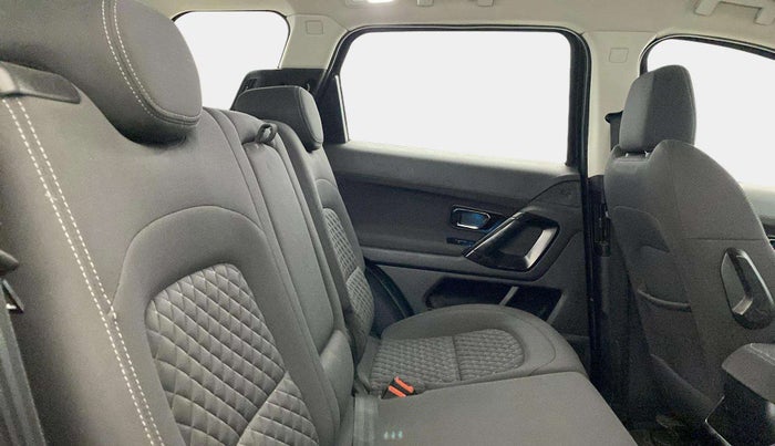 2022 Tata Safari XT PLUS, Diesel, Manual, 54,852 km, Right Side Rear Door Cabin