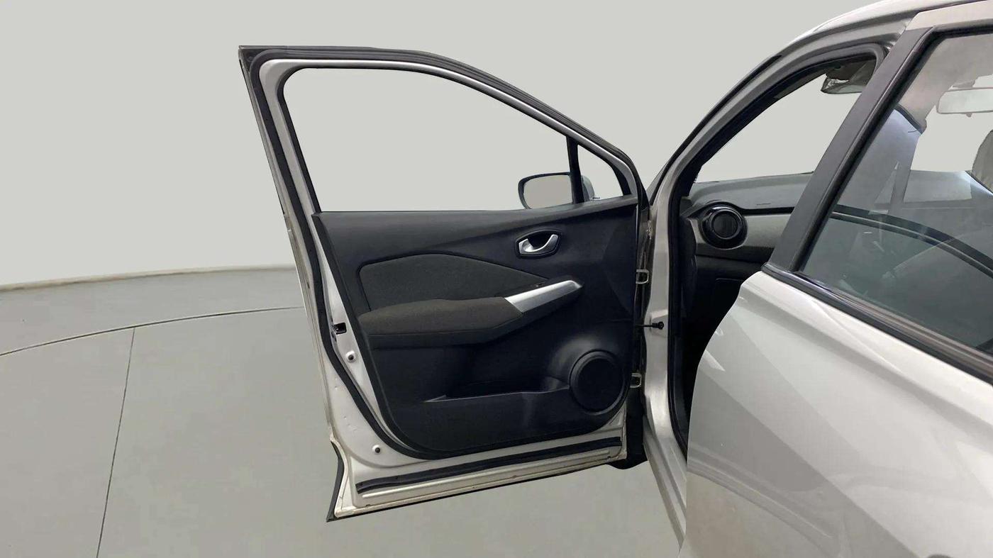 2019 Nissan Kicks XL 1.5, Petrol, Manual, 27,818 km, LHS Front Door
