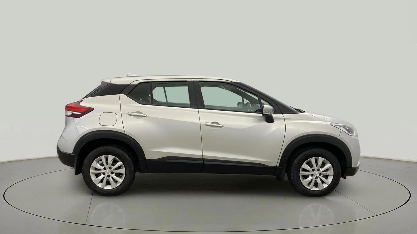 2019 Nissan Kicks XL 1.5, Petrol, Manual, 27,818 km, Right Side View