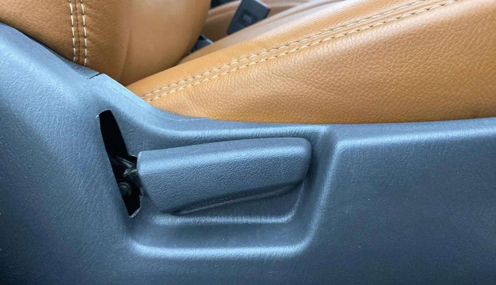 2016 Maruti Alto K10 VXI (O) AMT, Petrol, Automatic, 25,731 km, Driver Side Adjustment Panel