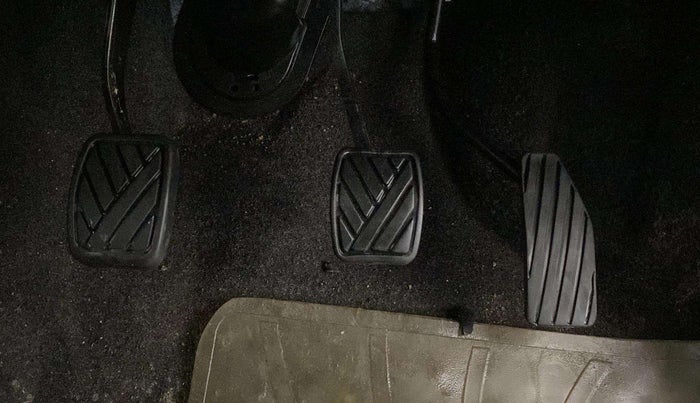 2015 Maruti Wagon R 1.0 VXI, Petrol, Manual, 22,380 km, Pedals