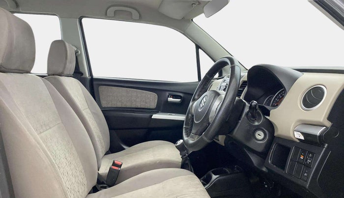 2015 Maruti Wagon R 1.0 VXI, Petrol, Manual, 22,380 km, Right Side Front Door Cabin